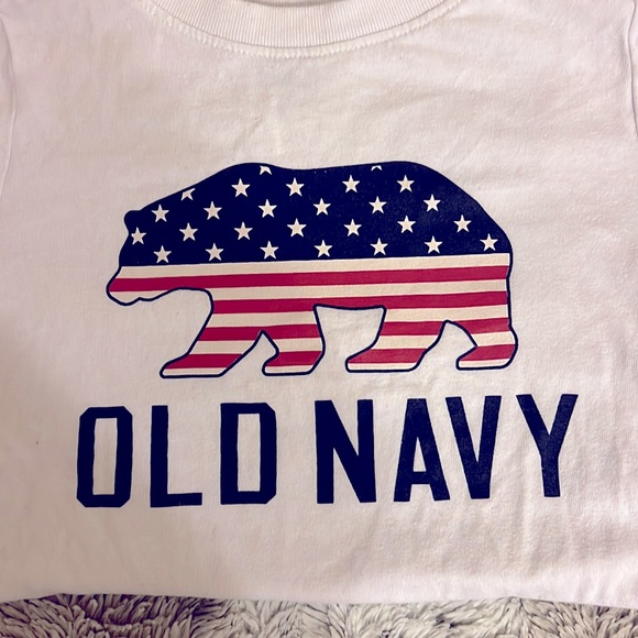 PRICE DROP! Boys old navy T-shirt with Stars and Stripes cali logo - Picture 2 of 3